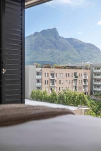 Lovely 2 bed in Claremont