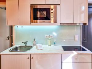 House with exclusive terrace in a private condo