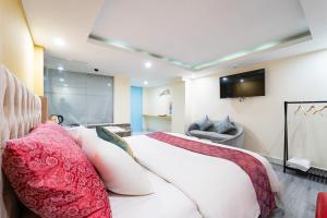 Collection O Joy Inn - Near T3 Terminal