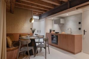 Hotels MiHotel - Grenier a Sel de Perouges : photos des chambres