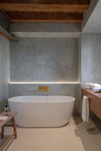 Hotels MiHotel - Grenier a Sel de Perouges : photos des chambres