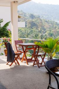 Chaweng Hill with pool