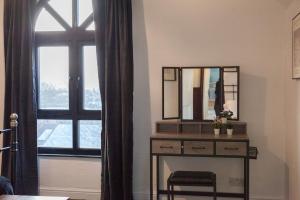 Victorian Elegance at Kingscliffe, Sleeps 17