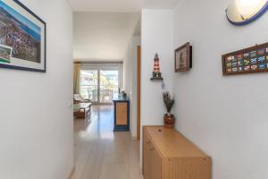 Bonito aparatamento con vistas a la piscina AV-70