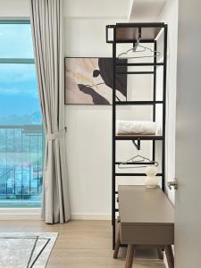 Deluxe 1BR Seaview and Mountain View with balcony