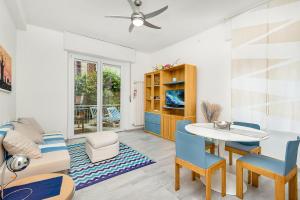 Cosy Corner Apartment with Terrace