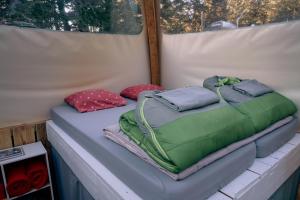 Nuit insolite en Eco-Bivouac à 20min dAnnecy