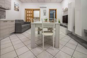 Guest Host - Saint Simplicio House