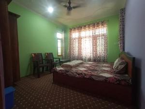 SEA shell pan guest house Danpora brain Srinagar