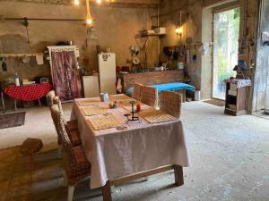 Villas Beautiful 18th Century Whole Manor House with Sole Use Private Pool : photos des chambres