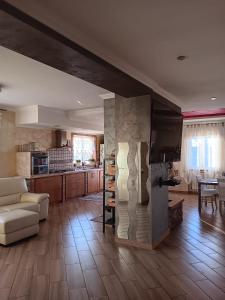 VILLA DAL PESCATORE Apartment - Elegant Retreat between Anzio & Nettuno with Garden and refined Patio - Train Station 500mt