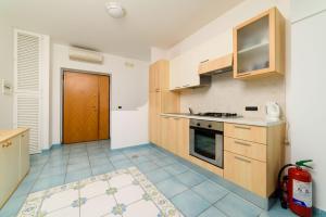 LUIMAR Holiday House