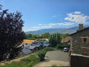 Modern Apartment in Escadarcs, 60 sqm with Mountain View - Caixáns