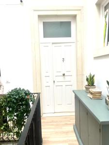 xenia apartments & suite