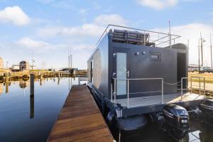 Holland Houseboat Lemmer