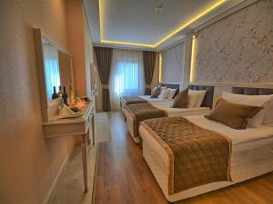 Deluxe Family Room room in Samir Deluxe Hotel