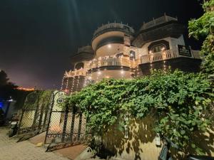 Naari Hotel & Home Stay