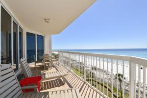 Silver Beach Towers E702