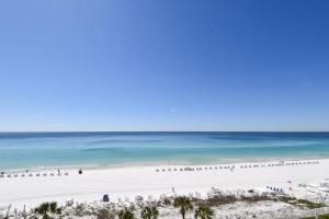 Silver Beach Towers E702