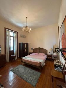 Lovely apartment in historic Garden City