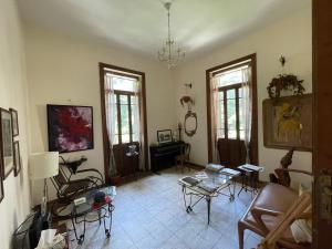 Lovely apartment in historic Garden City