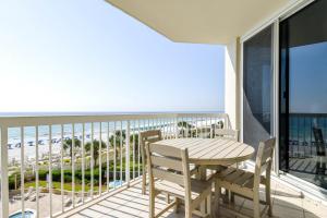 Silver Beach Towers W402