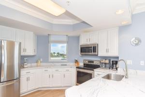 Silver Beach Towers W401