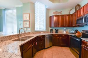 Silver Beach Towers W206