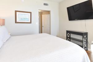 Silver Beach Towers E602