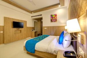 The Elevate Hotel Near Terminal 2,3 Delhi Airport With- Free Airport Pickup