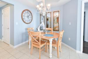 Silver Beach Towers W805