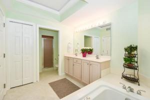 Silver Beach Towers E806