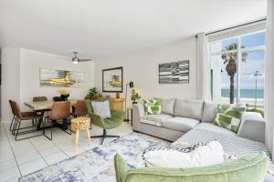 14 Cap dAzur by Host Agents