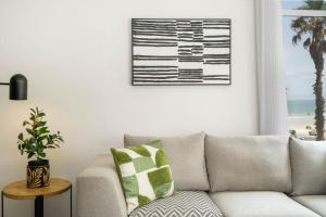 14 Cap dAzur by Host Agents