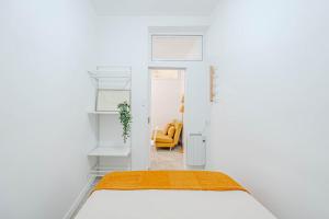 La Latina Gem Seasonal