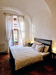 Marina Old Town Apartment with 1 free parking offsite - 4hvězdičkové hotely ve městě Košice