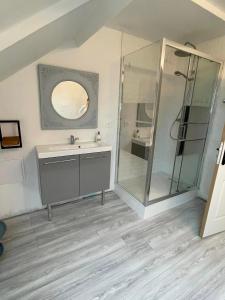 B&B / Chambres d'hotes Les HIRONDELLES CHAMBRES HOTES 10 PERSONNES : photos des chambres