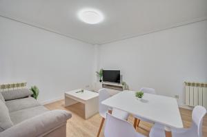 El Moderno by Clabao