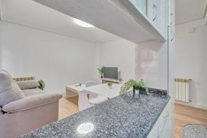 El Moderno by Clabao