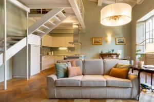 Golden Luxe - Lux Penthouse Palazzo Strozzi