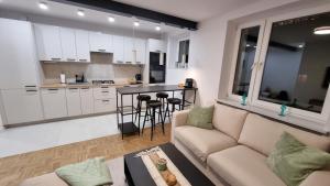 Between the Castle and the Town Hall