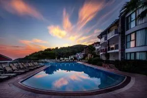 Tropical Deluxe Hotel - Faralya