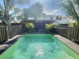 Appartement Cosy & Lumineux avec Piscine et JARDIN TROPICALE à Saint-François - Pombiray