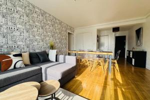 5-room apartment in the heart of the city center