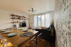 5-room apartment in the heart of the city center
