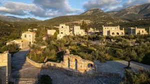 Tzokeika Traditional Settlement - Nomitsís