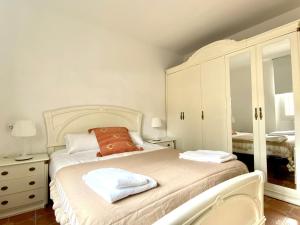 Housingleon- Camino de Santiago by Bike I y II