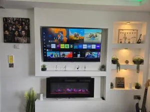 The Yellow Door - 邓吉文