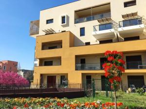 Terrasses De Saint Martin - Très Calme et Agréable avec Grande Terrasse Ombragée - Résidence Privée - Idéalement située - Parking privatif possible