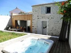 Hydra Saint Gilles Croix de Vie - 圣吉尔-克鲁瓦德维